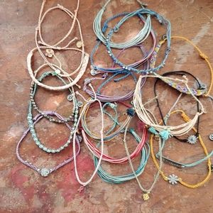 Puravida bracelets with 3 bags